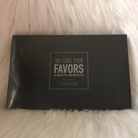 FOCALLURE |FOCALLURE 18 Color Eyeshadow Palette - 02 NEUTRALS - Picture 8 of 9